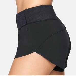 Outdoor voices Hudson shorts! Size medium. PERFECT condition barely worn, comfy!